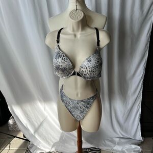 🖤 Victoria’s Secret Very Sexy Push-Up Bra & Panty Set – 36DD 🖤